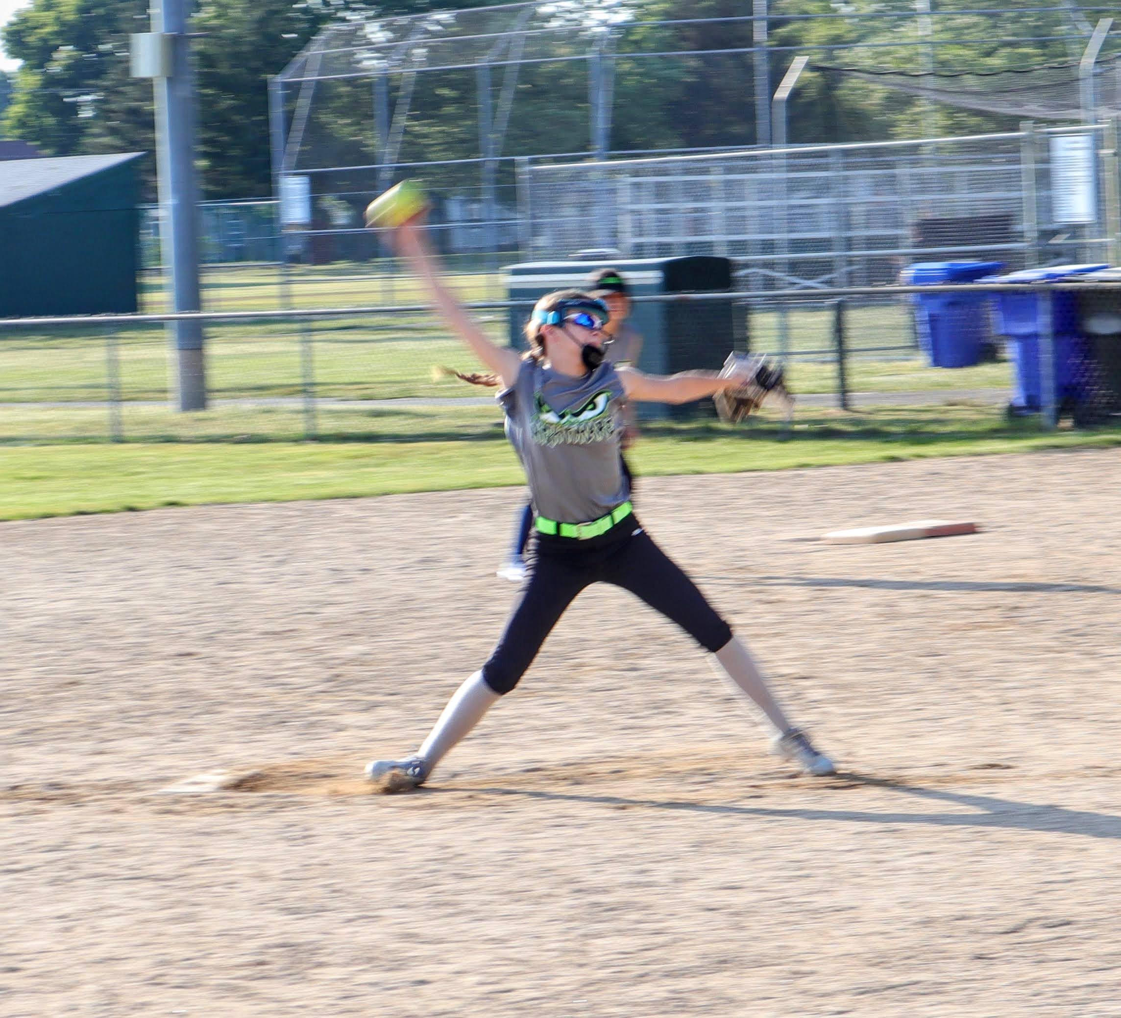 Darlington Girls Softball player pitching